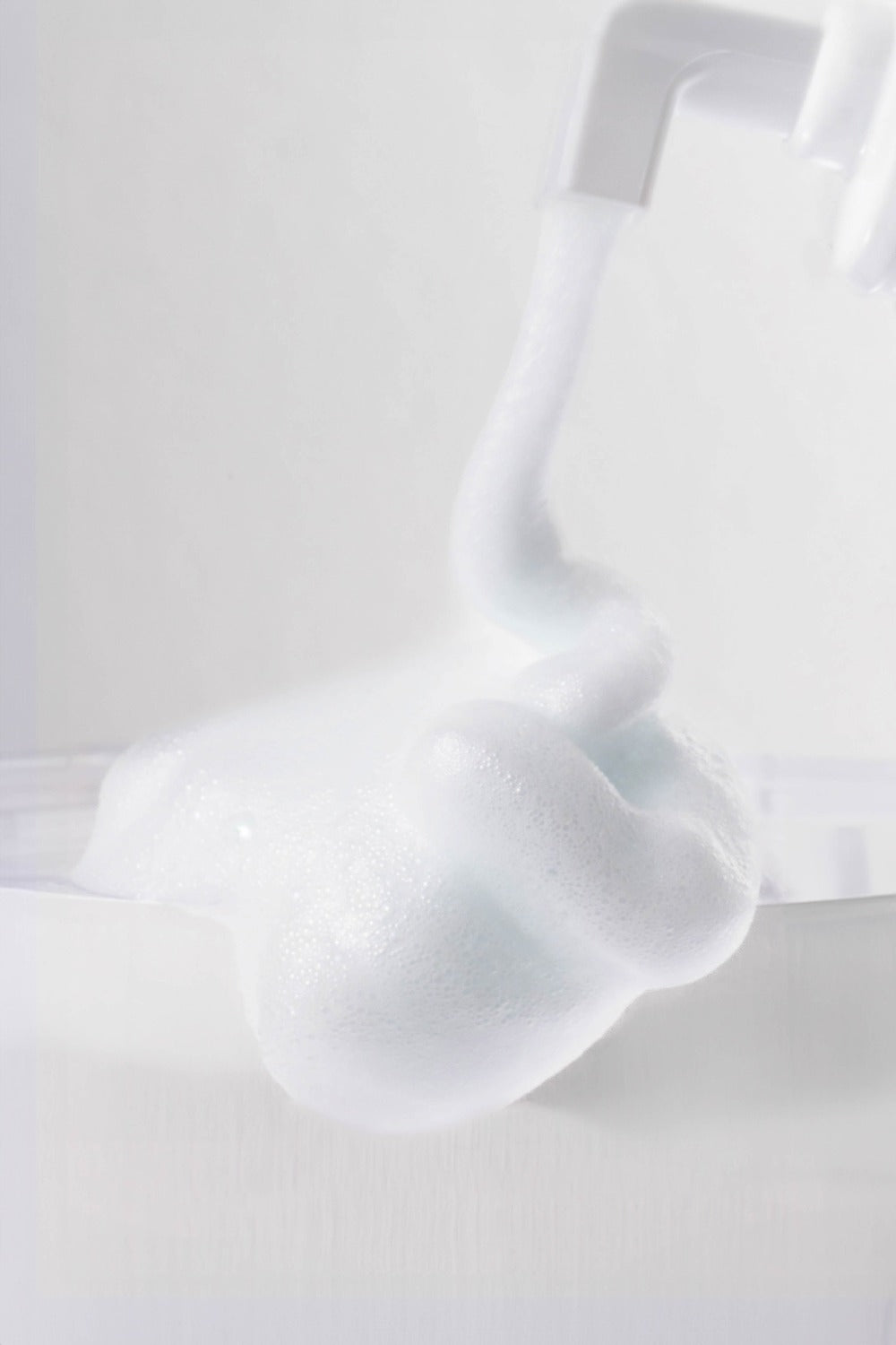 Glycolic vs. Lactic Acid: Which AHA is Right For Your Skin?